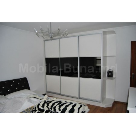 Mobila la comanda Dulap dormitor cu trei usi glisante Model  A-15